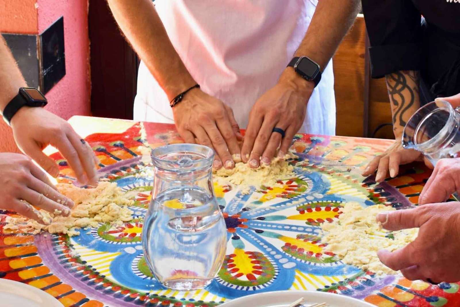 Messina: Pizza-Making Class, Cannoli, & Walking Tour