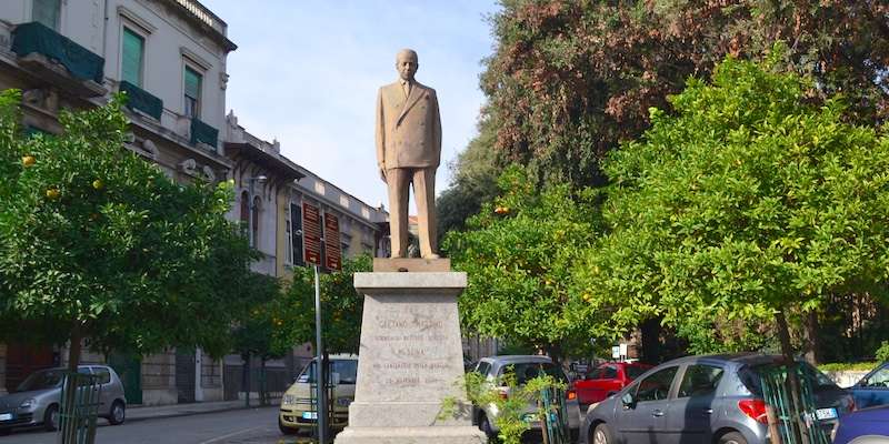 Statue von Gaetano Martino